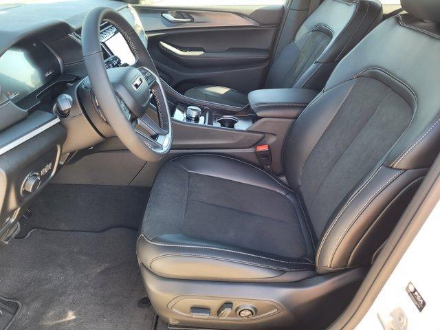 new 2025 Jeep Grand Cherokee car, priced at $46,025