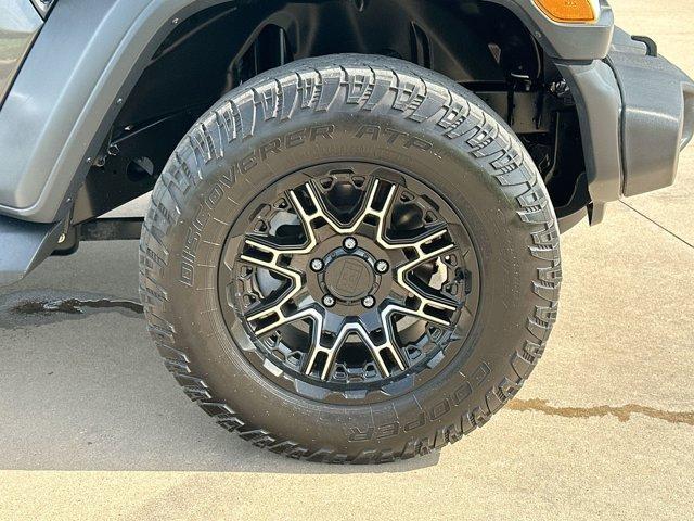 used 2018 Jeep Wrangler Unlimited car, priced at $25,995