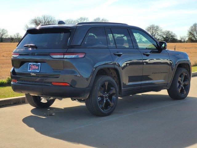 new 2025 Jeep Grand Cherokee car, priced at $46,002