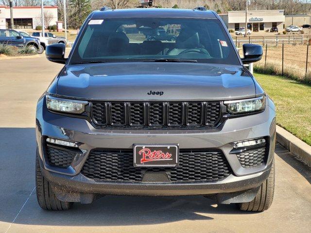 new 2025 Jeep Grand Cherokee car, priced at $46,002