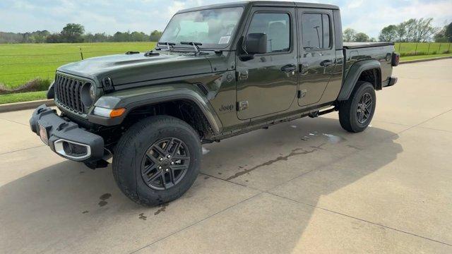 new 2024 Jeep Gladiator car, priced at $43,844