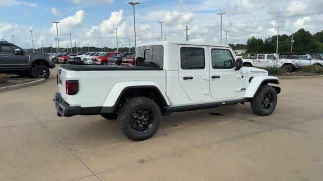 new 2024 Jeep Gladiator car, priced at $48,198