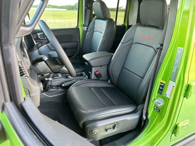 new 2025 Jeep Gladiator car, priced at $60,040