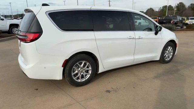 new 2024 Chrysler Pacifica car, priced at $45,245