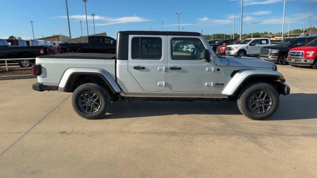 new 2024 Jeep Gladiator car, priced at $41,995