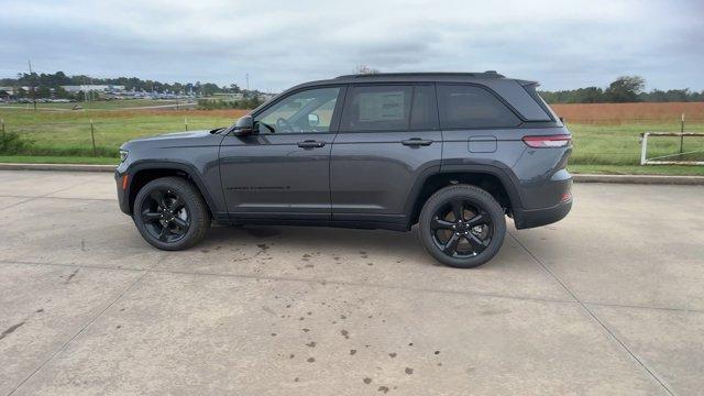 new 2025 Jeep Grand Cherokee car, priced at $49,206