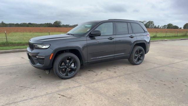 new 2025 Jeep Grand Cherokee car, priced at $49,206