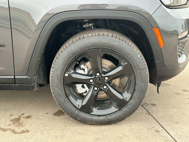 new 2025 Jeep Grand Cherokee car, priced at $49,206