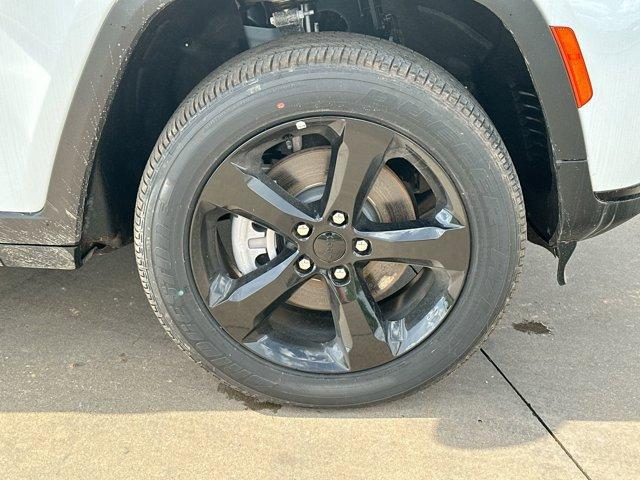 new 2025 Jeep Grand Cherokee L car, priced at $38,995