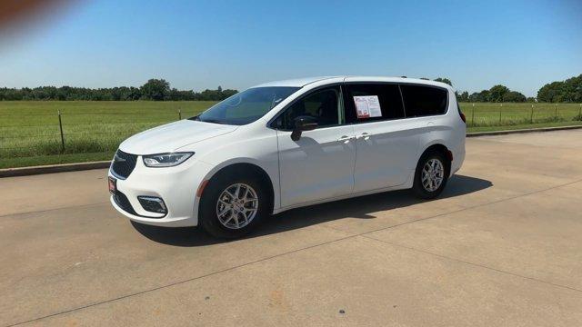 new 2024 Chrysler Pacifica car, priced at $47,875