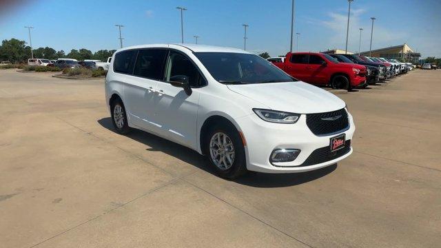 new 2024 Chrysler Pacifica car, priced at $47,875