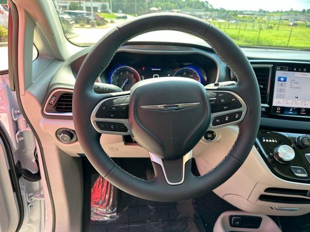 new 2024 Chrysler Pacifica car, priced at $47,875