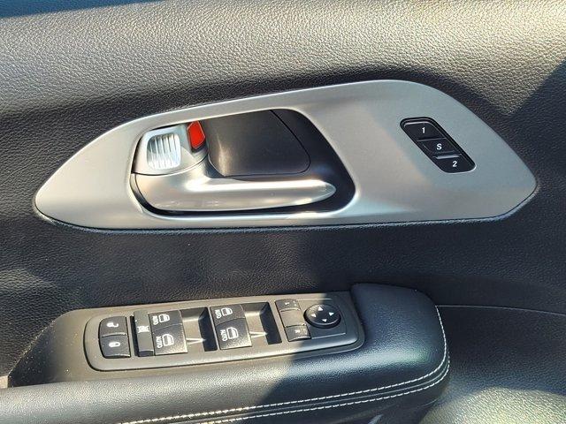 used 2020 Chrysler Pacifica car, priced at $19,995