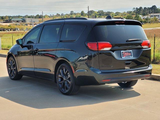 used 2020 Chrysler Pacifica car, priced at $19,995