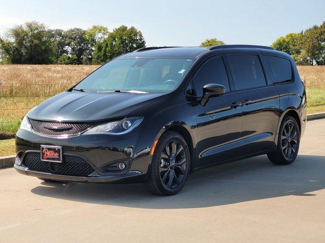 used 2020 Chrysler Pacifica car, priced at $19,995
