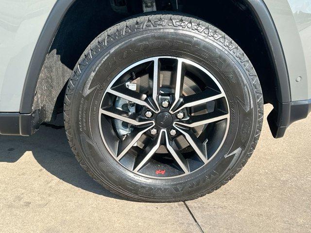 used 2021 Jeep Grand Cherokee car, priced at $32,995