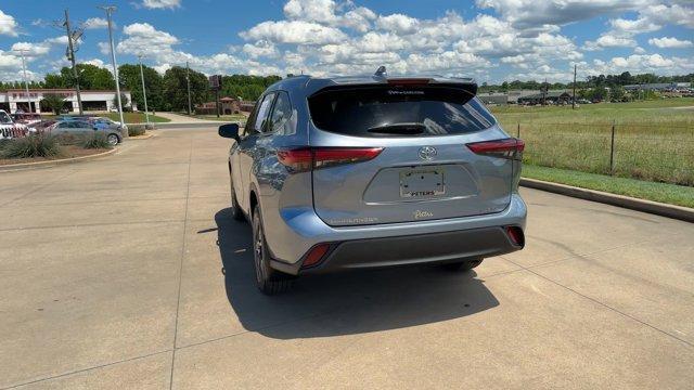 used 2020 Toyota Highlander car, priced at $34,995