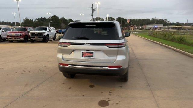 new 2025 Jeep Grand Cherokee car, priced at $39,670