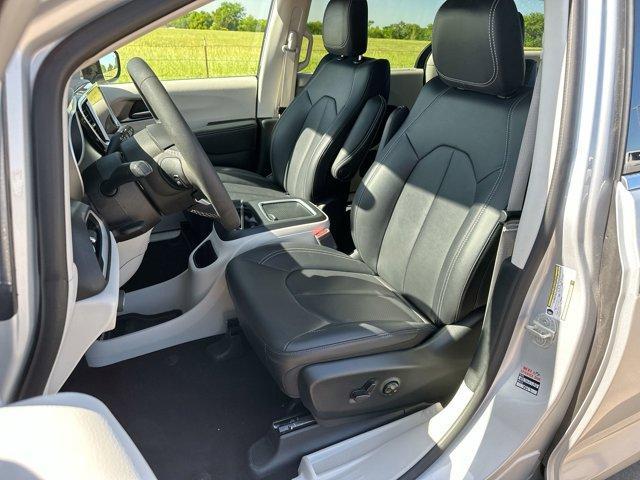 used 2024 Chrysler Pacifica car, priced at $39,995