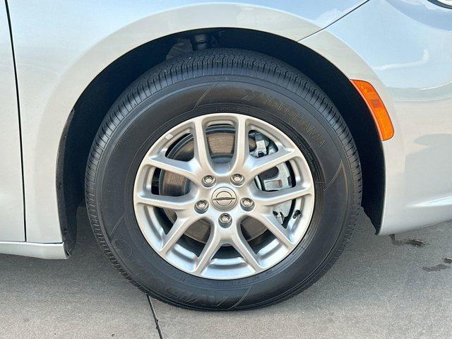 used 2024 Chrysler Pacifica car, priced at $39,995