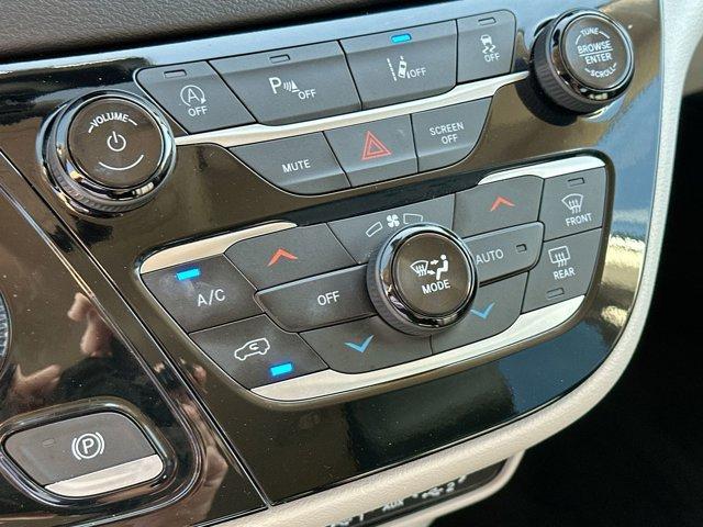 used 2024 Chrysler Pacifica car, priced at $39,995