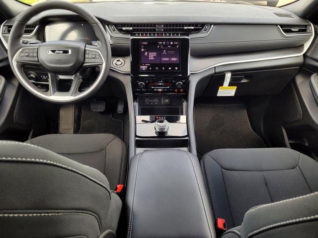 new 2025 Jeep Grand Cherokee car, priced at $39,300