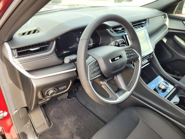 new 2025 Jeep Grand Cherokee car, priced at $39,300