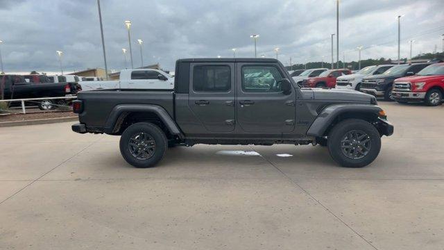 new 2024 Jeep Gladiator car, priced at $48,262