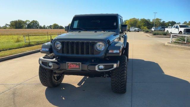 new 2025 Jeep Gladiator car, priced at $65,995