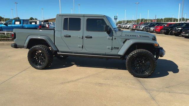 new 2025 Jeep Gladiator car, priced at $65,995