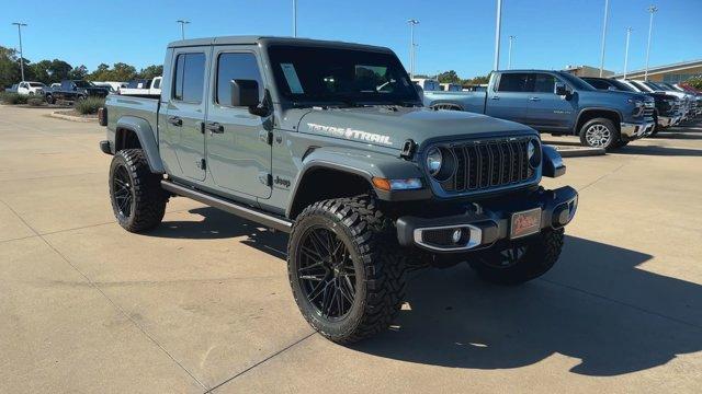 new 2025 Jeep Gladiator car, priced at $65,995