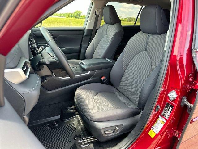 used 2024 Toyota Highlander car, priced at $44,995