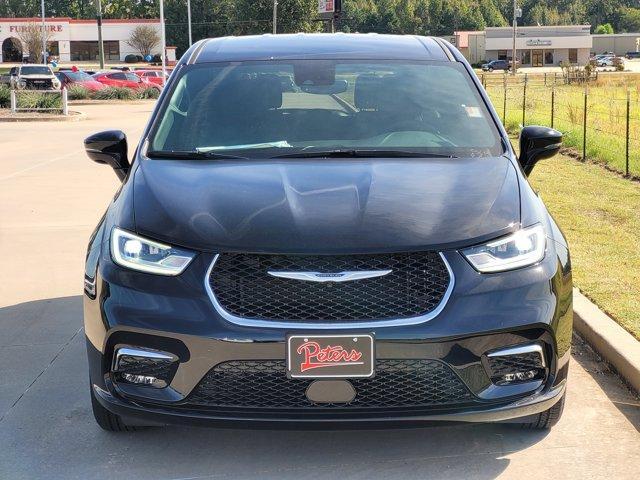 new 2025 Chrysler Pacifica car, priced at $37,995