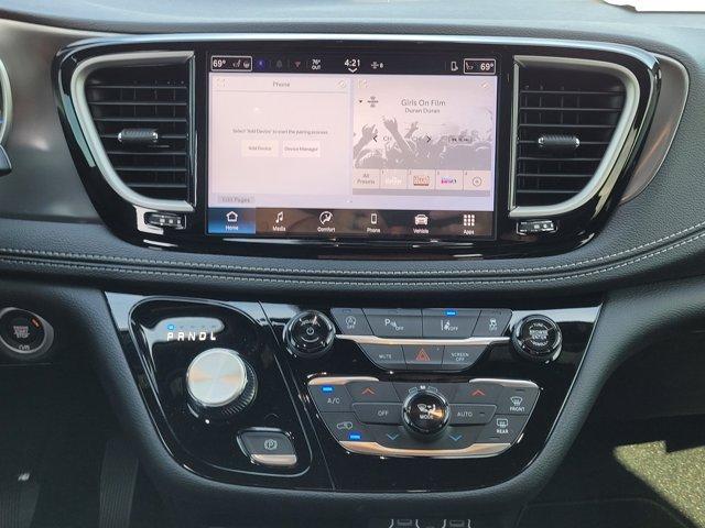 new 2025 Chrysler Pacifica car, priced at $37,995