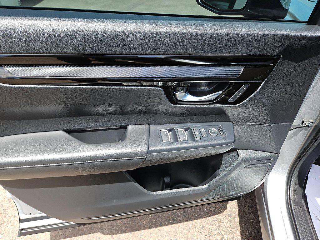 used 2025 Honda CR-V car, priced at $33,998