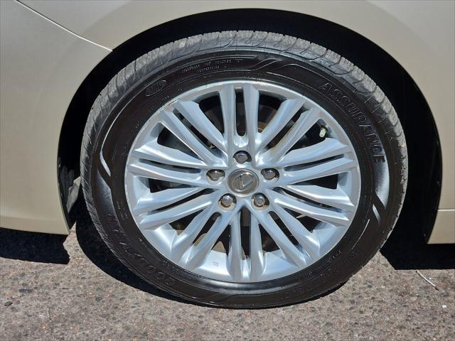 used 2013 Lexus ES 350 car, priced at $17,899