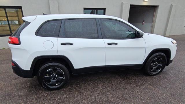 used 2015 Jeep Cherokee car, priced at $8,497