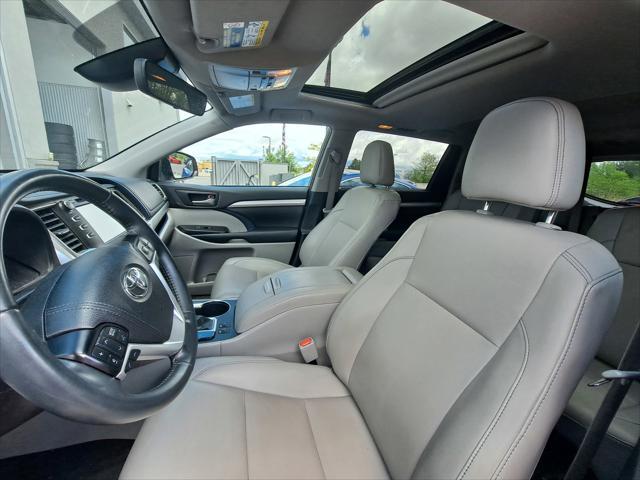 used 2019 Toyota Highlander car, priced at $31,999