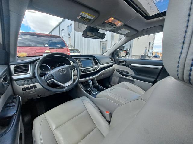 used 2019 Toyota Highlander car, priced at $31,299