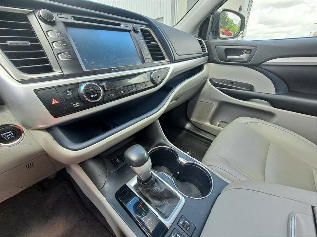 used 2019 Toyota Highlander car, priced at $31,299