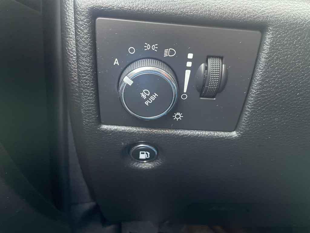 used 2015 Jeep Grand Cherokee car, priced at $14,895