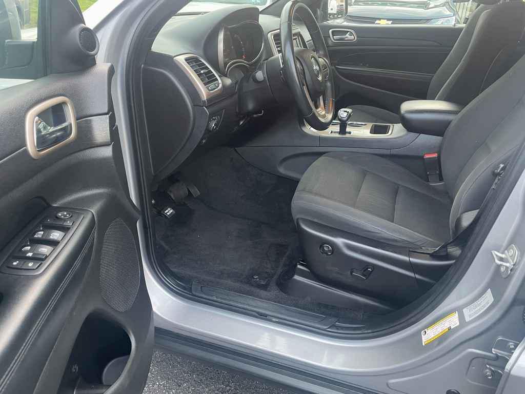 used 2015 Jeep Grand Cherokee car, priced at $14,895