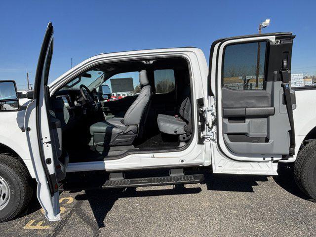 new 2024 Ford F-350 car, priced at $67,690