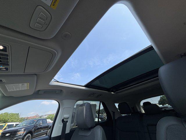 new 2025 Ford Explorer car, priced at $50,280