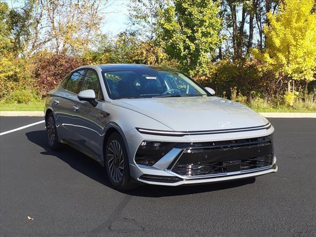 new 2025 Hyundai Sonata Hybrid car, priced at $37,500