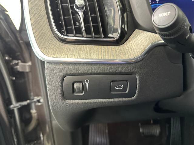 used 2022 Volvo XC60 car, priced at $36,990