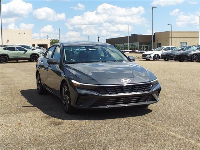 new 2024 Hyundai Elantra car, priced at $27,027