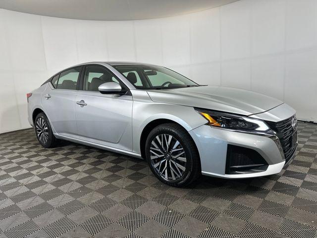 used 2023 Nissan Altima car, priced at $17,990