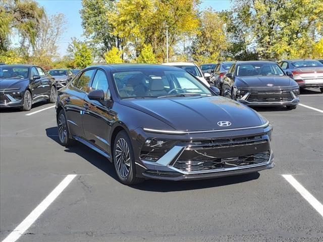 new 2025 Hyundai Sonata Hybrid car, priced at $37,500