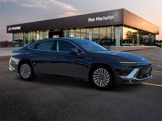 new 2025 Hyundai Sonata Hybrid car, priced at $37,450